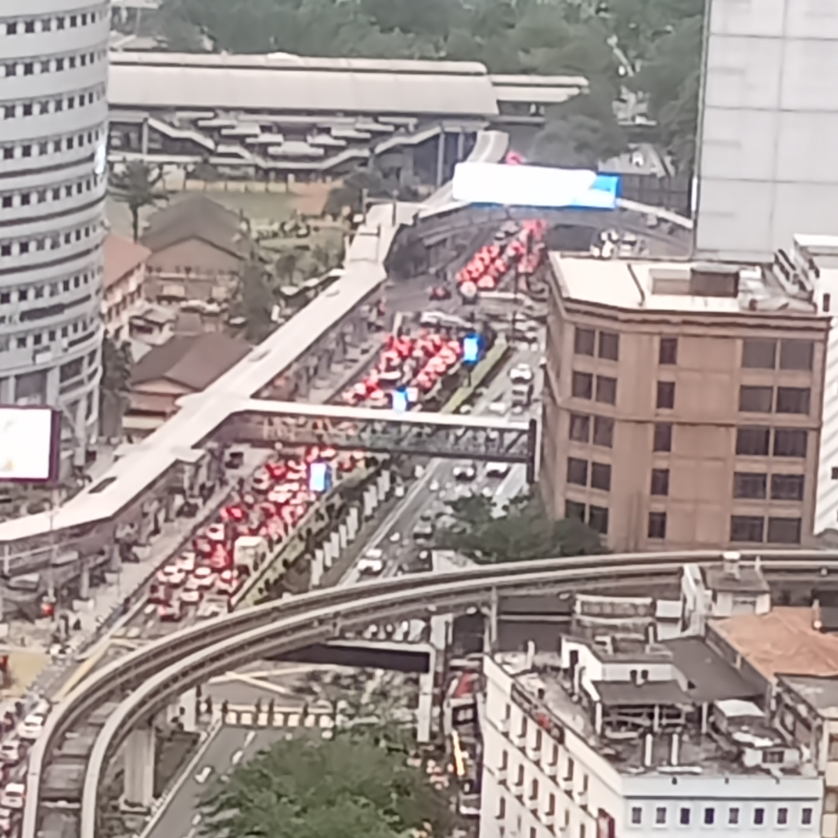 FY's profile picture